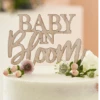 * Houten Taarttopper Baby In Bloom Ginger Ray