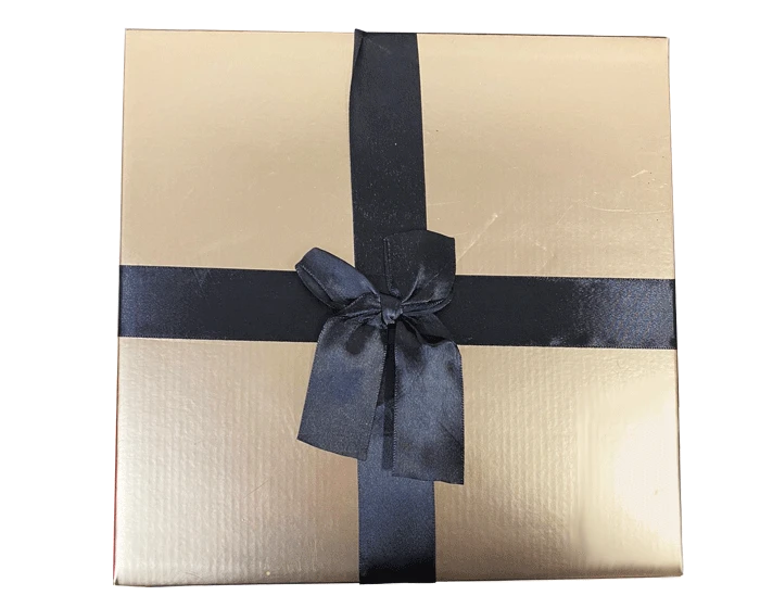 Cadeaudoos XL Goud + Zwarte Strik 3 Cadeaudoos XL Goud + Zwarte Strik - Afbeelding 3