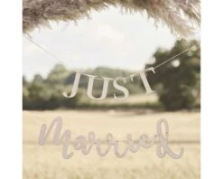 Houten Slinger Just Married Ginger Ray