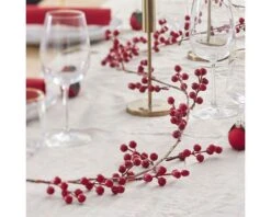 Decoratieslinger Rode Besjes Ginger Ray (1,8m) -Versiering Winkel slinger rode besjes