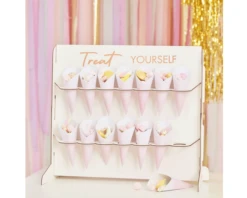 Treat Yourself Stand Met 14 Cones Ginger Ray